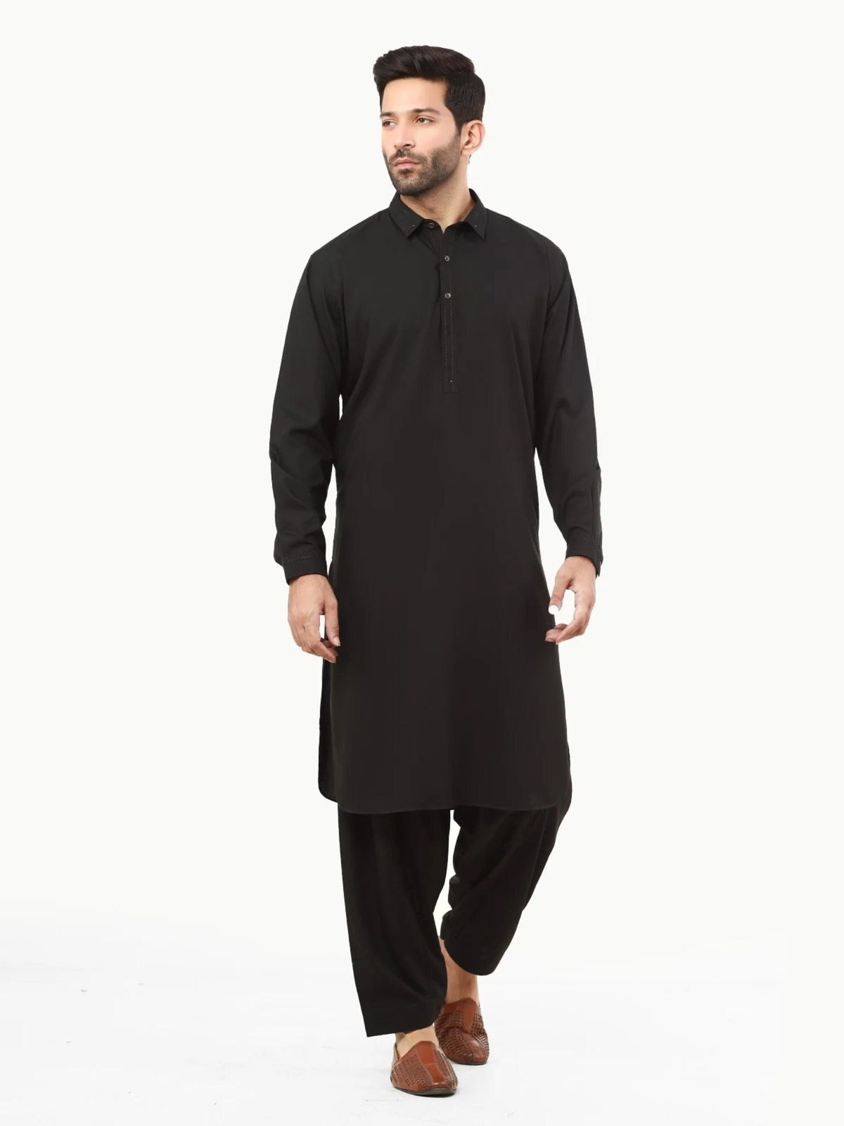 Black Shalwar Kameez – Elegant & Stylish