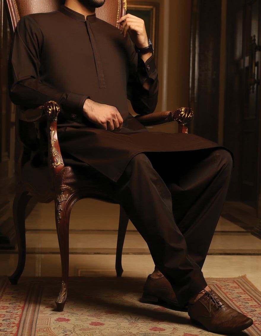 Brown Shalwar Kameez – Elegant & Timeless