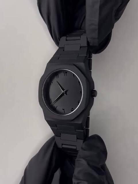 Men's Black Quartz Watch - 1 Pc